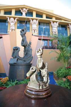 DisneyLegendsAwardStatue